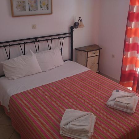 Poros Town Kamares Apartments Εε מראה חיצוני תמונה
