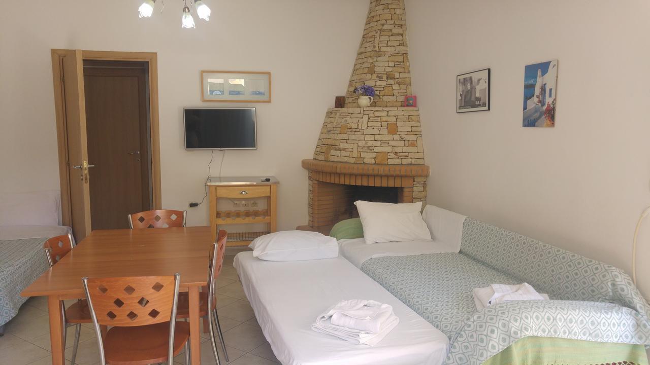 Poros Town Kamares Apartments Εε מראה חיצוני תמונה